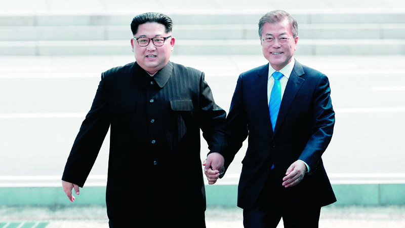 Întâlnire importantă între liderii celor două Corei - intalnire-1534160187.jpg
