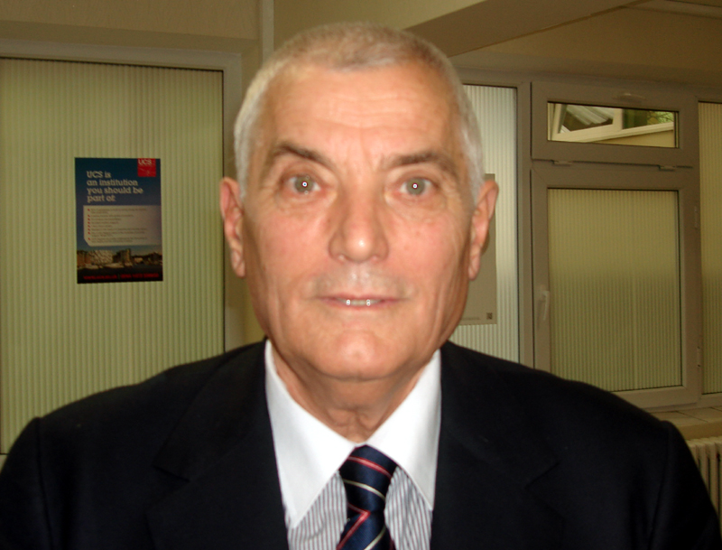 Prof. Vasile Coman: 