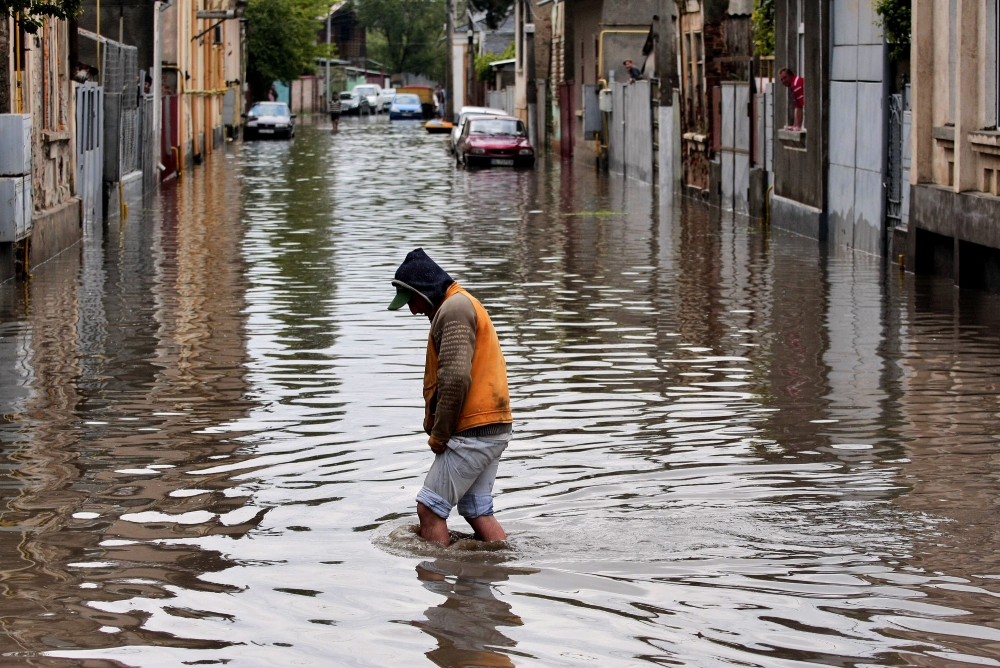 Inundatii in Grecia, după trecerea uraganului Gonazalo - inundatii-1414245464.jpg
