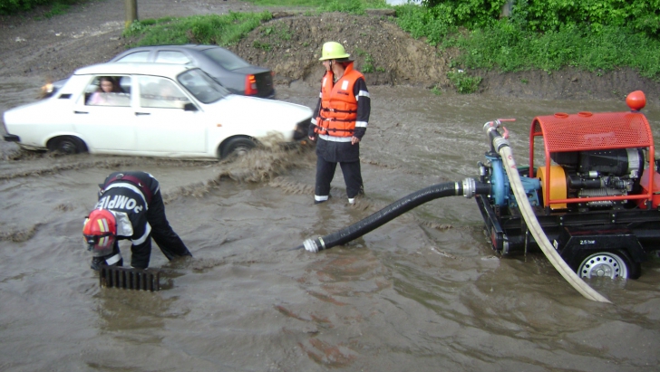 Ministerul Mediului alocă milioane de euro pentru prevenirea inundațiilor - inundatii57784800526052001337153-1405607302.jpg