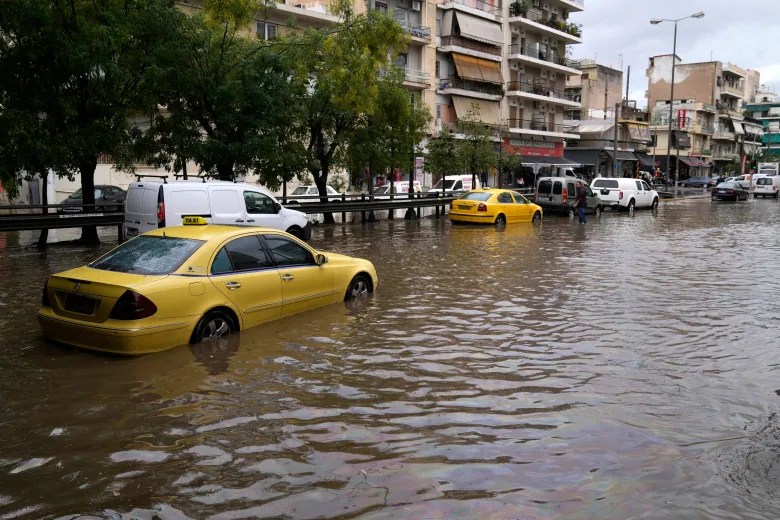 Atenţionare de călătorie: Grecia - precipitaţii abundente, grindină şi vijelii - inundatiiatena-1657372703.jpeg
