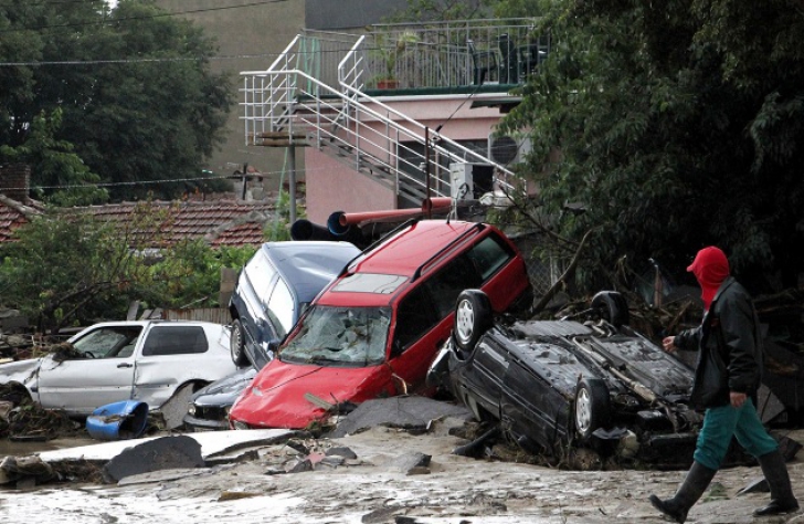 VIDEO / Dezastru natural în Bulgaria: 16 morți și mai mulți dispăruți, în urma inundațiilor - inundatiibulgaria157716900-1403331784.jpg