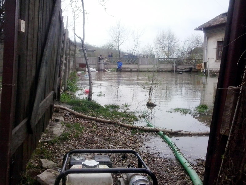 Administrația Publică Cernavodă  ia măsuri împotriva inundațiilor - inundatiicernavoda-1365524426.jpg