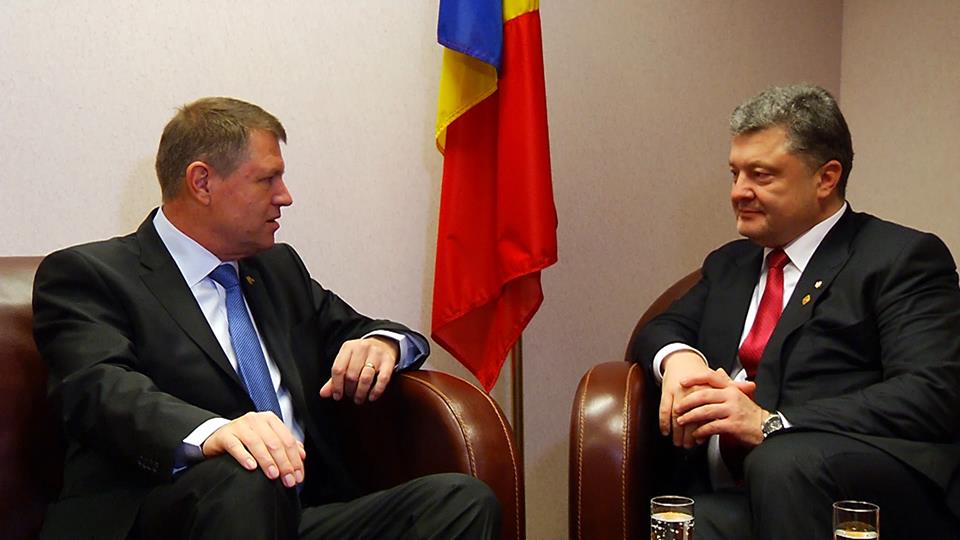 Poroșenko: Îi mulțumesc lui Iohannis pentru susținerea Ucrainei; îl așteptăm foarte curând la Kiev - iohannis-1423773566.jpg