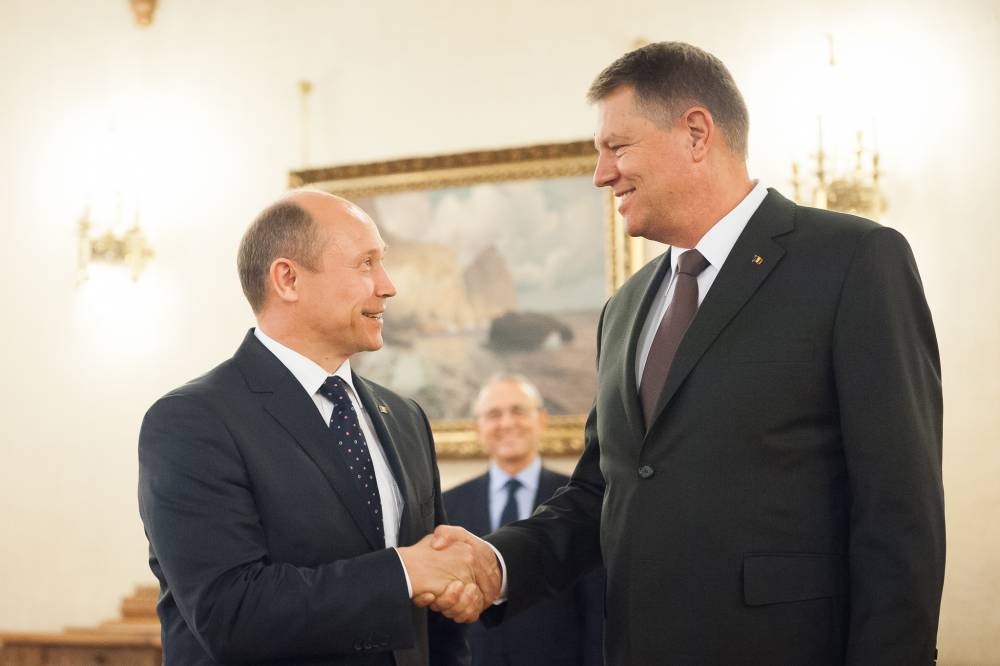Klaus Iohannis l-a primit la Palatul Cotroceni pe premierul moldovean, Valeriu Streleț - iohannis-1444754531.jpg