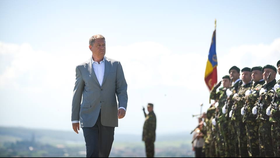 Iohannis: Armata României - demnă de trecutul și eroii ei, rămâne un reper moral, o ancoră de stabilitate - iohannis675849768594067558200-1571995290.jpg