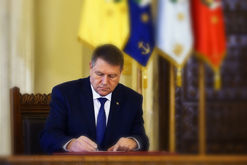Legea privind regimul străinilor în România, promulgată de Klaus Iohannis - iohannisapromulgatlegea-1541433830.jpg