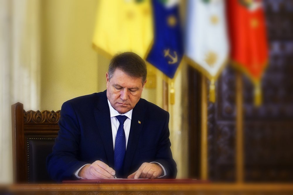 Noi ambasadori români acreditați de președintele Klaus Iohannis - iohannisapromulgatlegea-1676478942.jpg