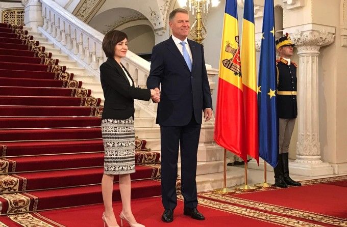 Iohannis: Am convenit să facem paşi decisivi privind interconectarea reţelelor de energie electrică din România şi R. Moldova - iohannissisandu2-1659087051.jpeg