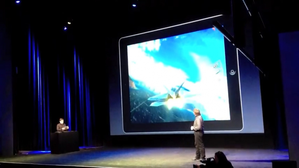Românul care a urcat pe scena lansării noului iPad de la Apple / Video - ipad-1331287064.jpg