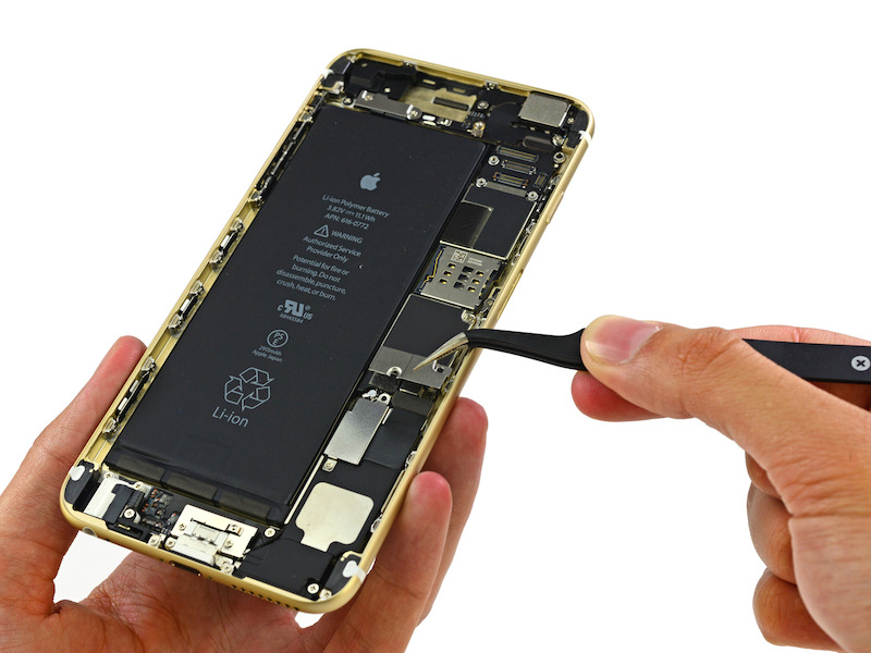 Britanicii au creat bateria care oferă unui iPhone o autonomie de o săptămână - iphone-1440573234.jpg