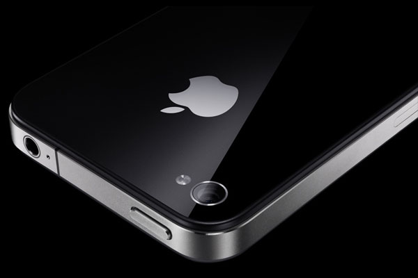 Apple a prezentat noul iPhone - iphone4-1317802000.jpg