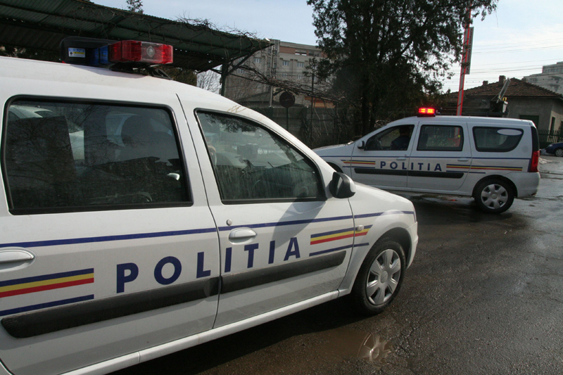 Scene incredibile la Constanța: Polițist, în mașina Poliției, urmărit de… polițiști! - ipjmasiniradarpolitie35-1317759169.jpg