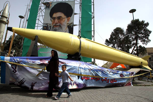 Iranul ar putea fabrica bomba atomică în interval de 10 până la 14 luni - iran-1349789584.jpg