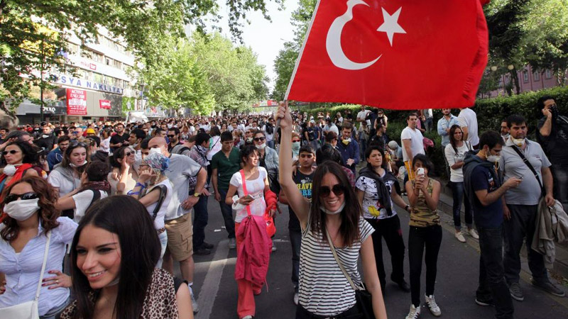 Proiectul urban din Istanbul  aflat la originea protestelor a fost anulat - istanbul-1372941173.jpg