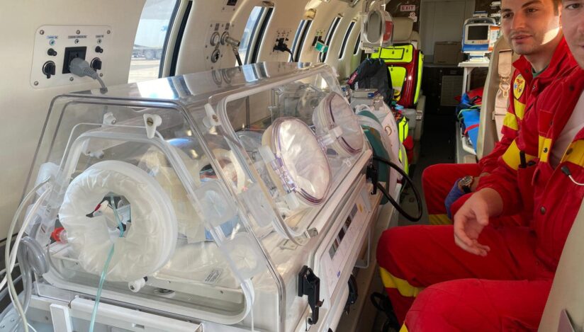 Bebeluş în vârstă de o zi, în stare critică, transferat la Bucureşti cu un avion SMURD, în doar 40 de minute - isu-1715757415.jpg