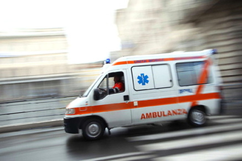 Italia / Un român a salvat o femeie dintr-un accident rutier - italia-1519319810.jpg