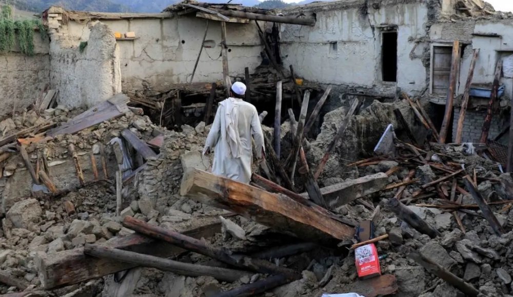 Cel mai puternic cutremur din ultimii 20 de ani! 1.000 de oameni au murit, ieri, în Afganistan - j-1655980327.jpg