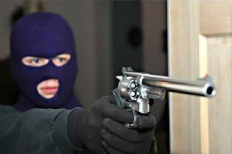 Jaf cu mascați și focuri de armă la Casa de Cultură Constanța - jaf-1323176844.jpg