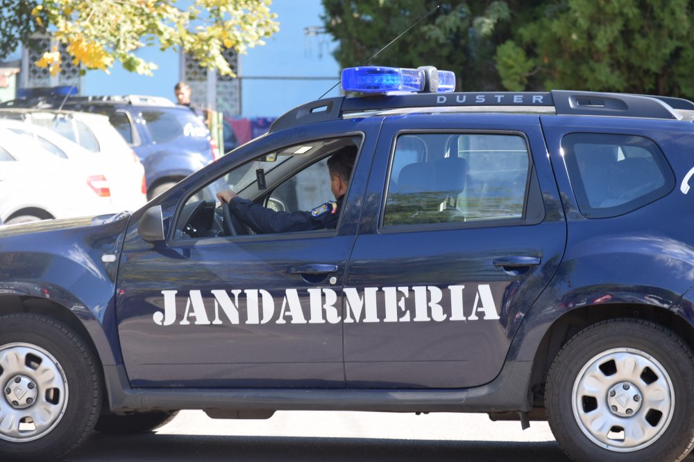 Jandarmii sunt cu ochii pe comercianții ambulanți - jandarmihaine-1583356906.jpg
