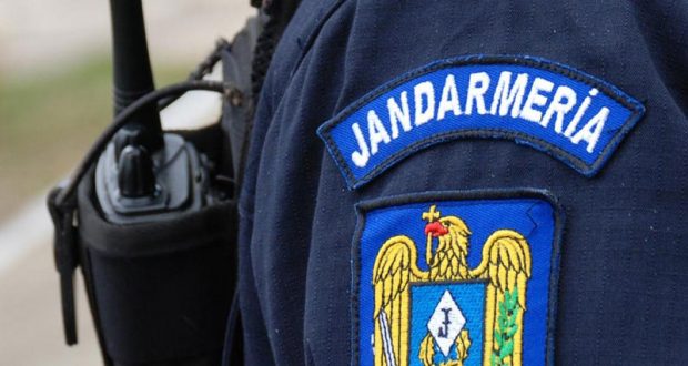 Jandarmi răniţi, după ce o armă s-a descărcat din greşeală! Oamenii legii erau în misiune - jandarmlovit620x3301-1679557337.jpg