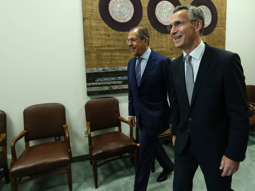 Stoltenberg și Lavrov nu au ajuns la un acord privind reluarea reuniunilor Consiliului NATO-Rusia - jensstoltenbergsergheilavrov-1455299825.jpg