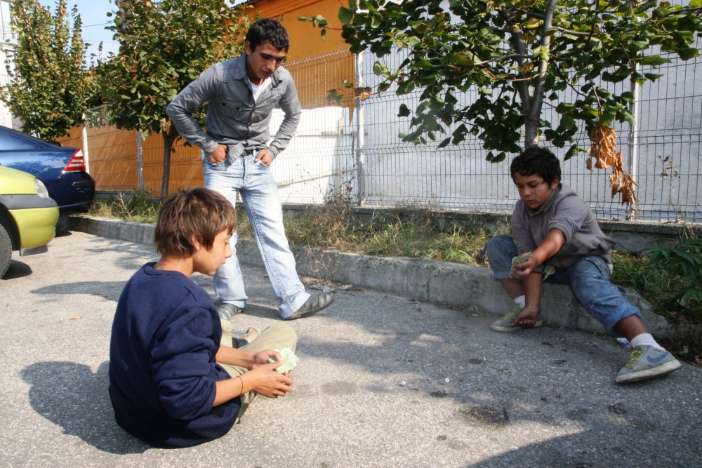 Analize gratuite pentru romii din Cernavodă - jocurinorocbarbuttiganicopii3-1373011445.jpg