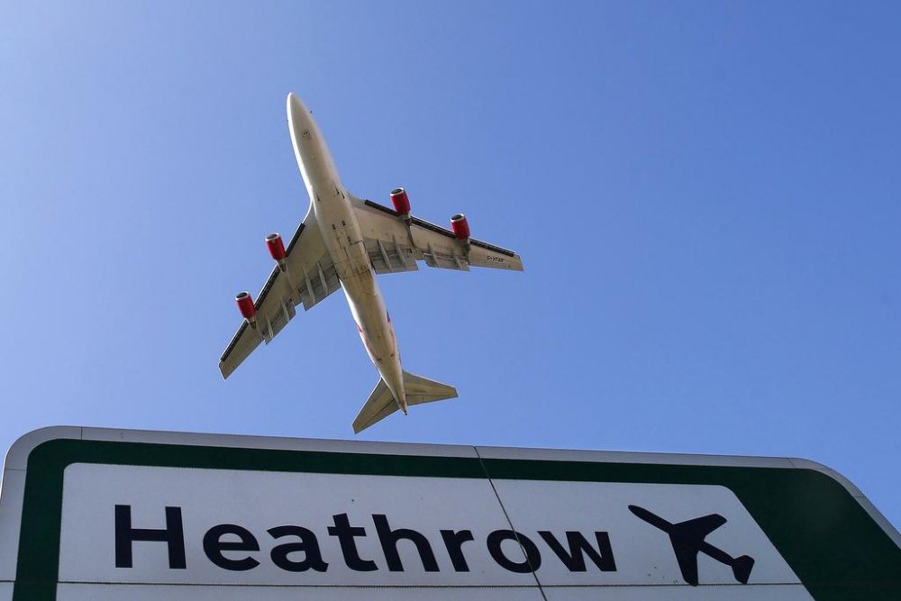 Pilot prins beat la manșă pe aeroportul Heathrow - jpeg-1541148785.jpg