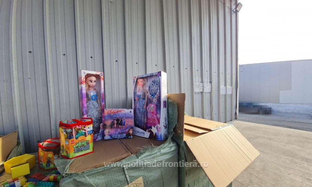 Jucării şi bunuri în valoare de 171.500 lei, confiscate în Portul Constanţa Sud Agigea - jucarii-1611136892.jpg