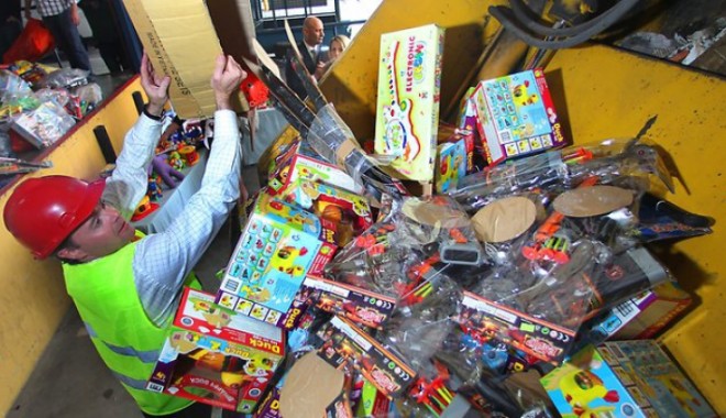 Jucării contrafăcute, confiscate în portul Constanța - jucriicontrafcute-1382610930.jpg