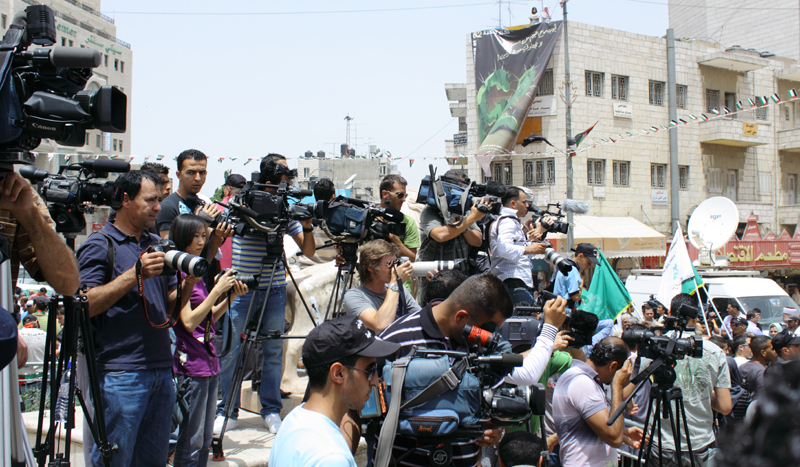Cei trei jurnaliști răpiți  în Siria, lăsați în libertate - jurnalistisiria-1462706978.jpg