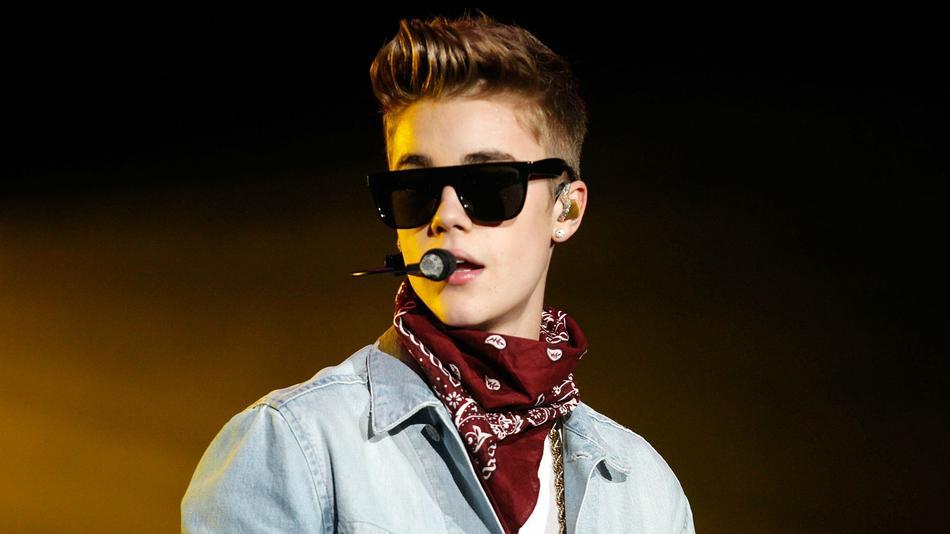 Justin Bieber i-a cumpărat tatălui său o proprietate de 850.000 dolari - justinbieber-1383230838.jpg