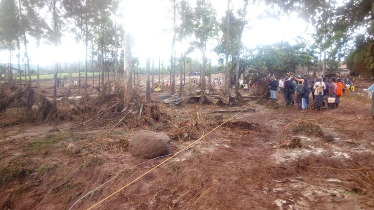Zeci de morți și dispăruți după ce un baraj s-a rupt din cauza ploilor abundente - kenyabaraj242439300-1525941598.jpg