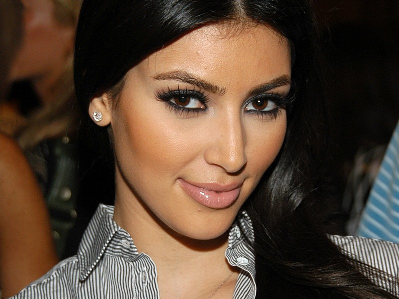 Kim Kardashian a născut PREMATUR! - kimkardashian9-1371384271.jpg