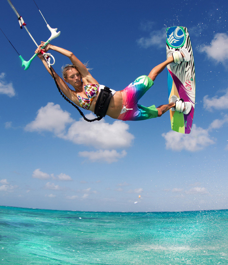 Ce este kitesurfing-ul și cât costă acest sport extrem - kitesurfing1-1373467814.jpg