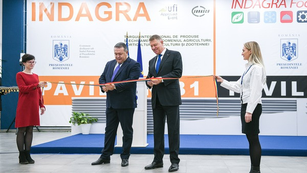 Klaus Iohannis și Mihai Daraban au inaugurat Târgul Internațional INDAGRA - klausiohannissimihaidarabanauina-1572509247.jpg