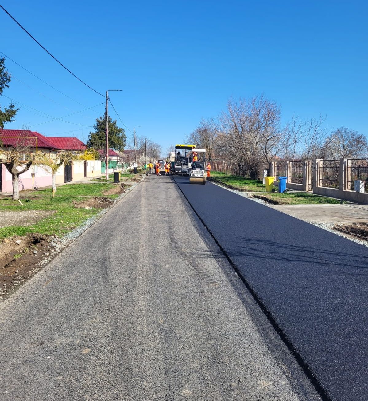 Lucrările de asfaltare a străzilor din comuna Mihail Kogălniceanu avansează - kogalniceanu-asfaltare-1711547899.jpg