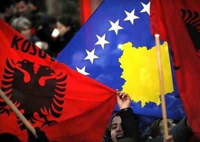 Vicepremierul sârb critică aspru politica Occidentului față de Kosovo - kosovoflag2-1314626527.jpg