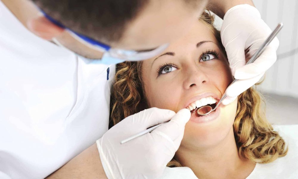 La dentist… - ladentist-1605630111.jpg