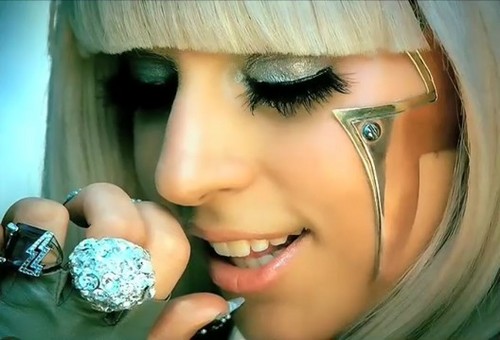 Lady Gaga recunoaște că este bisexuală - ladygaga-1316354466.jpg