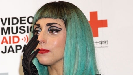 Contul de pe YouTube al lui Lady Gaga a fost suspendat - ladygagatearsjapan00765653700-1310729034.jpg