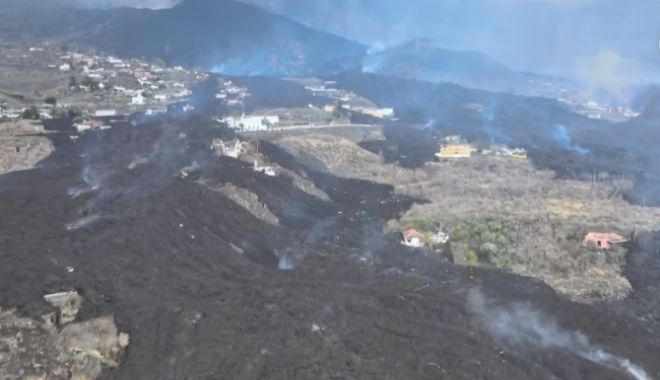 La Palma: Lava vulcanului Cumbre Vieja, distrus o fabrică de ciment - lapalma3-1633975060.jpg