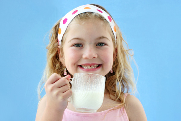 Laptele, o sursă importantă de sănătate pentru cei mici - lapte-1334960691.jpg