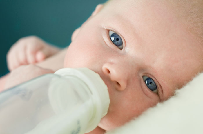 Bârlad: Un bebeluș de două luni a murit în timp ce era hrănit de o asistentă - lapte-1374251518.jpg
