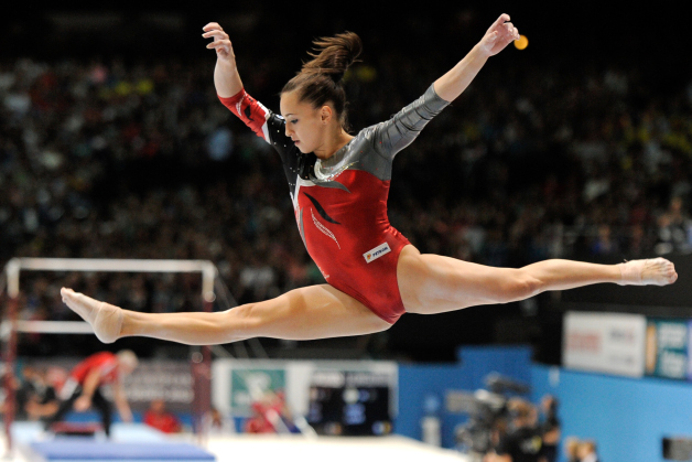 Gimnastică / Larisa Iordache, MEDALIE DE AUR la Cupa Mondială de la Glasgow - larisaiordacheromania-1417887447.jpg