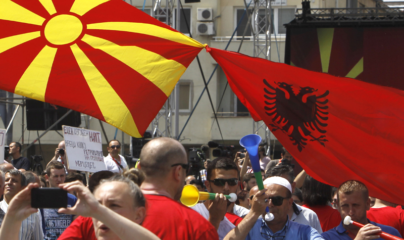 Legea care acordă un loc sporit  limbii albaneze, adoptată în Macedonia - legea-1521116715.jpg