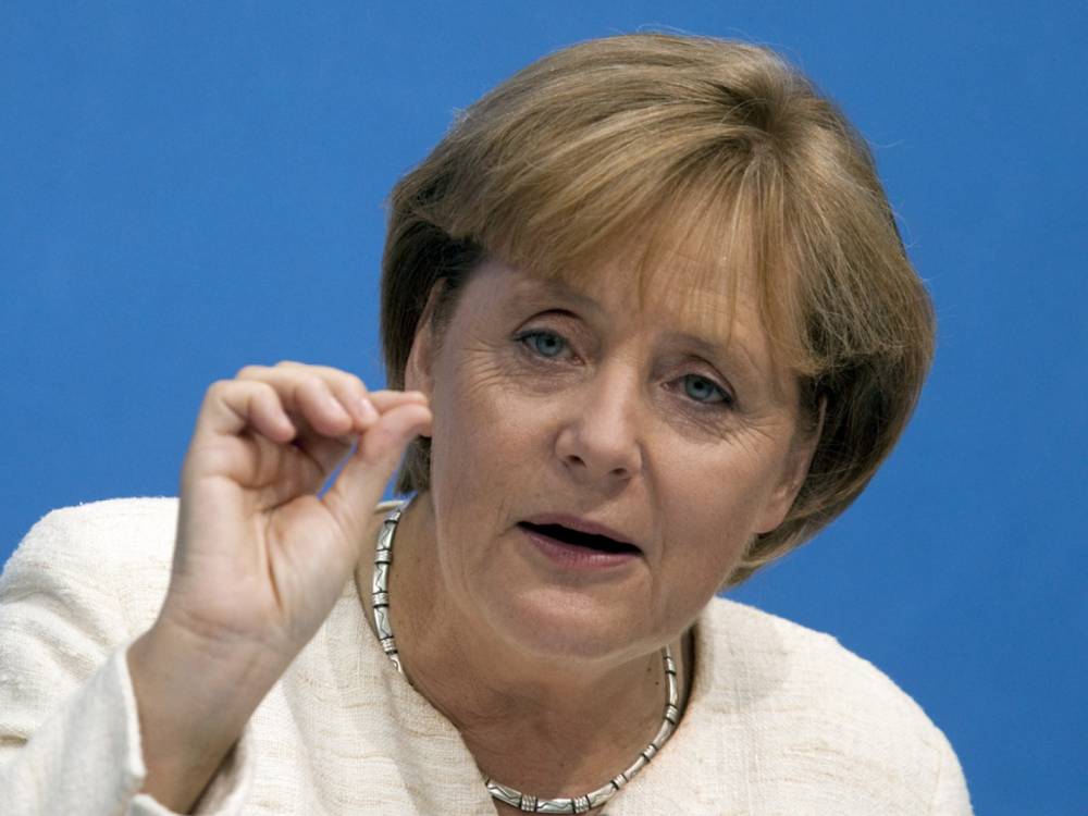 Angela Merkel, leșin în timpul unui spectacol - lesinmerkel-1437898808.jpg