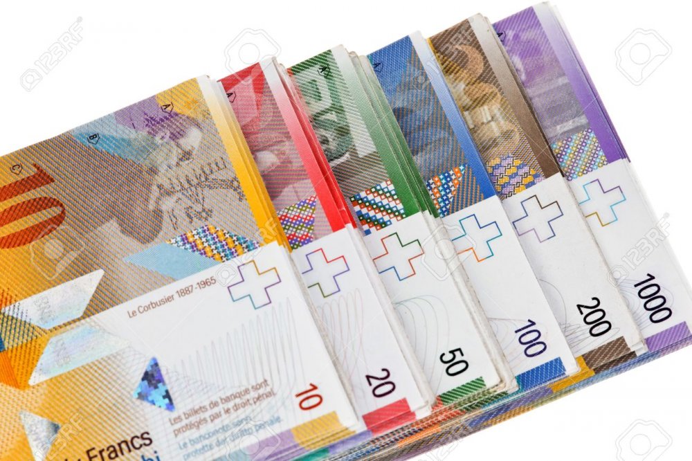 Francul e mai slab cu 2,31 bani - leufranc1zfro-1580303957.jpg