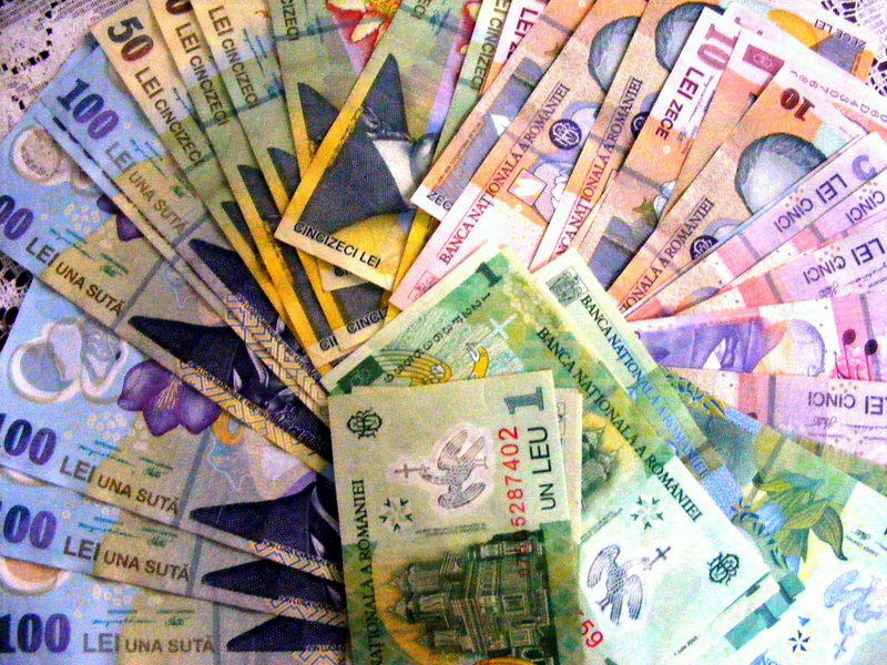 Leul câștigă la euro și francul elvețian, dar pierde la dolar - leul-1484846368.jpg