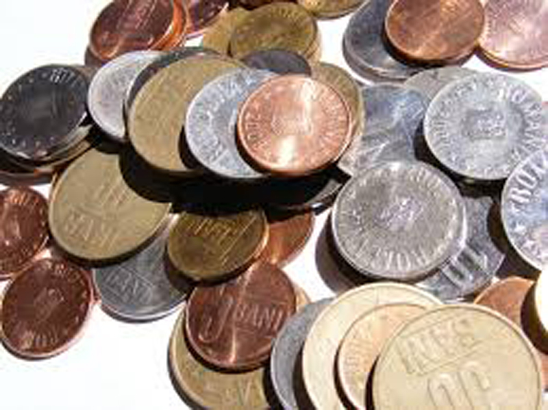 Leul ciupește din euro, dar e mușcat adânc de dolar și francul elvețian - leul-1547480398.jpg